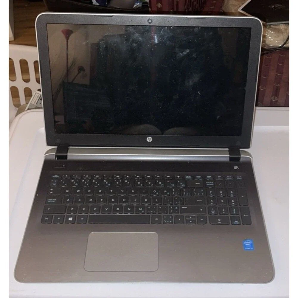 HP Pavilion Notebook – Model 15-ab223cl (i5-8GB RAM) *No Charger*